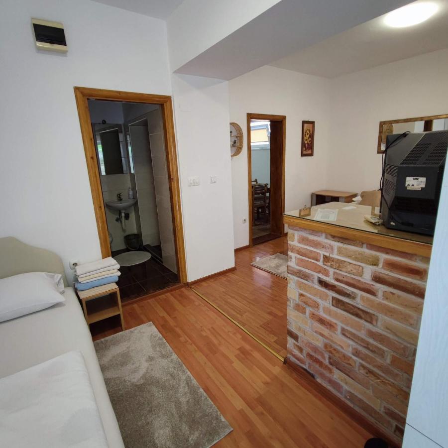 Apartments And Rooms Lena Mostar Eksteriør bilde