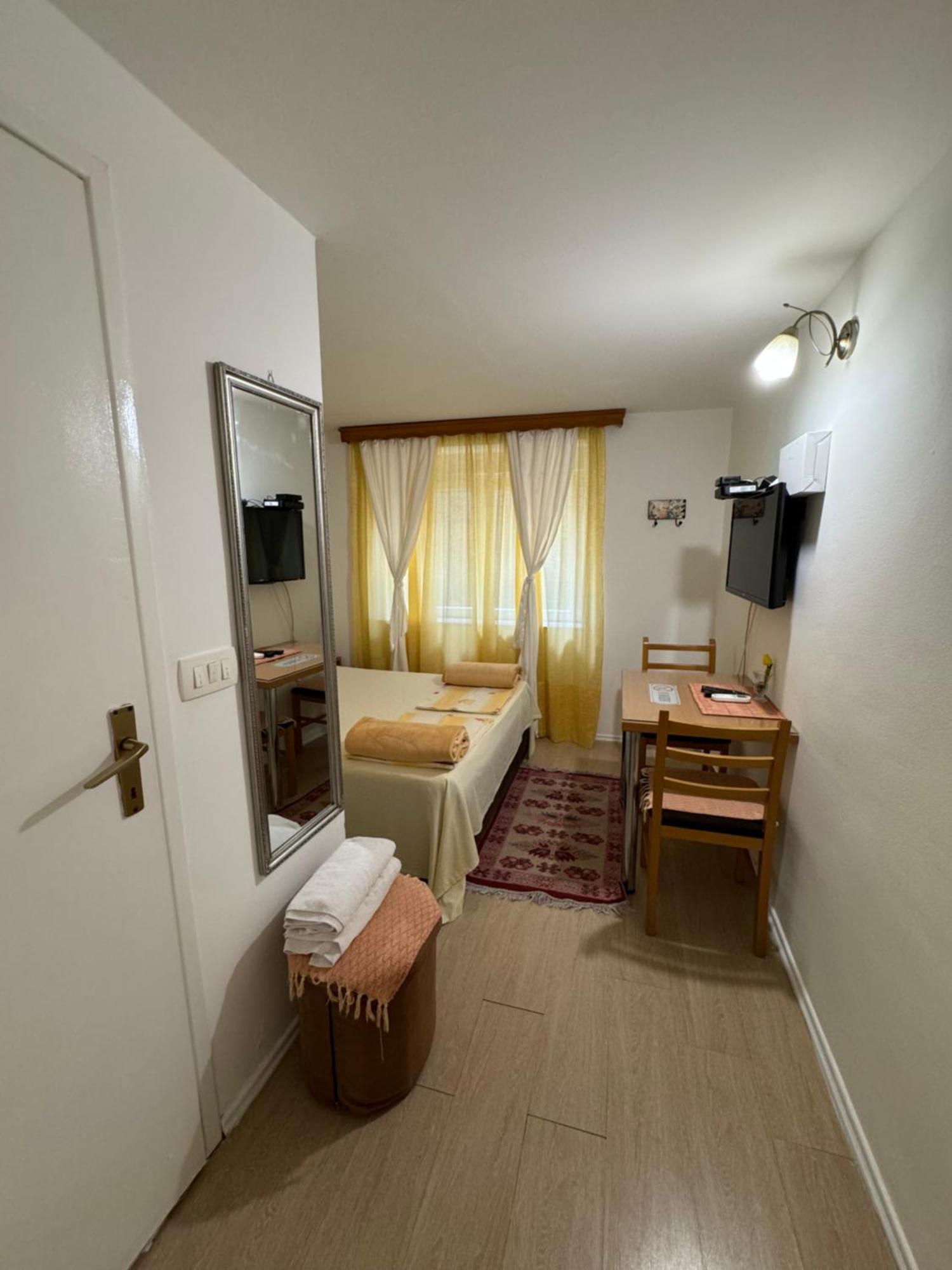 Apartments And Rooms Lena Mostar Eksteriør bilde