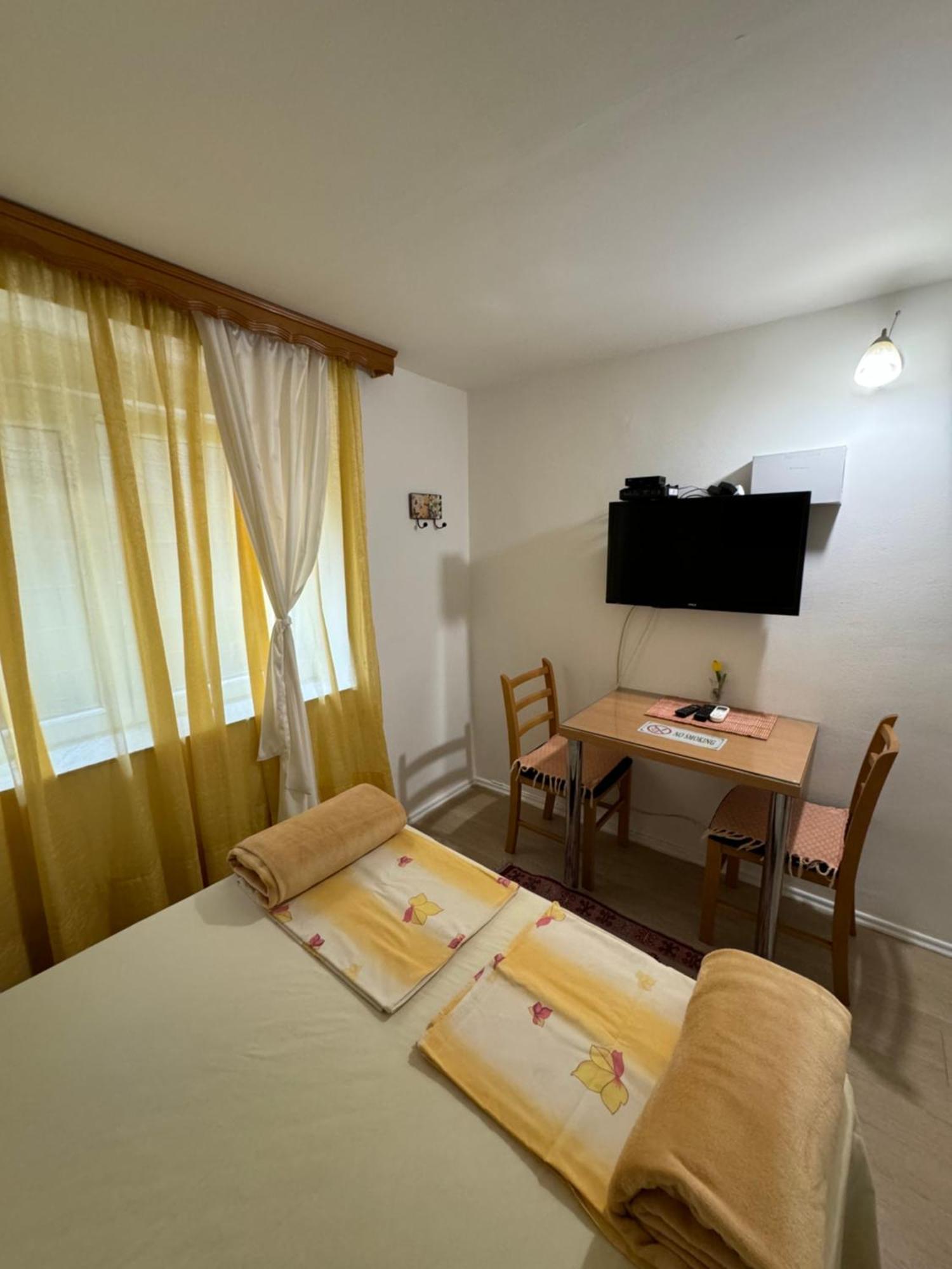 Apartments And Rooms Lena Mostar Eksteriør bilde