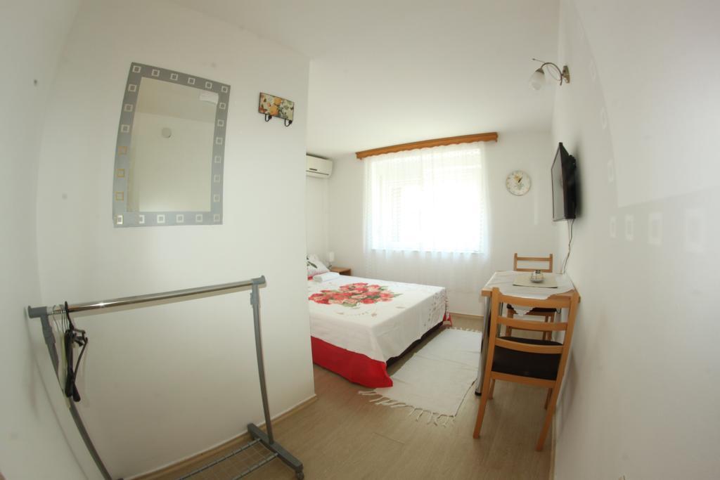 Apartments And Rooms Lena Mostar Eksteriør bilde